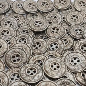 Lot 140 Vintage Metal Sewing Buttons 4 Hole Engraved Silver Tone 2cm Flat Back